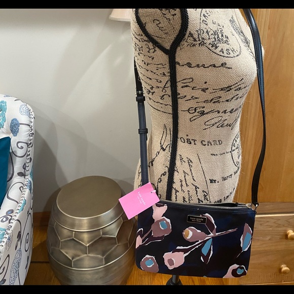 Kate Spade Triple Gusset Crossbody - NWT - Picture 7 of 7